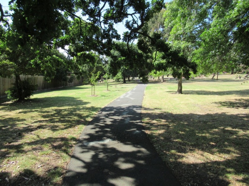 46 Chalcot Drive, Endeavour Hills VIC 3802