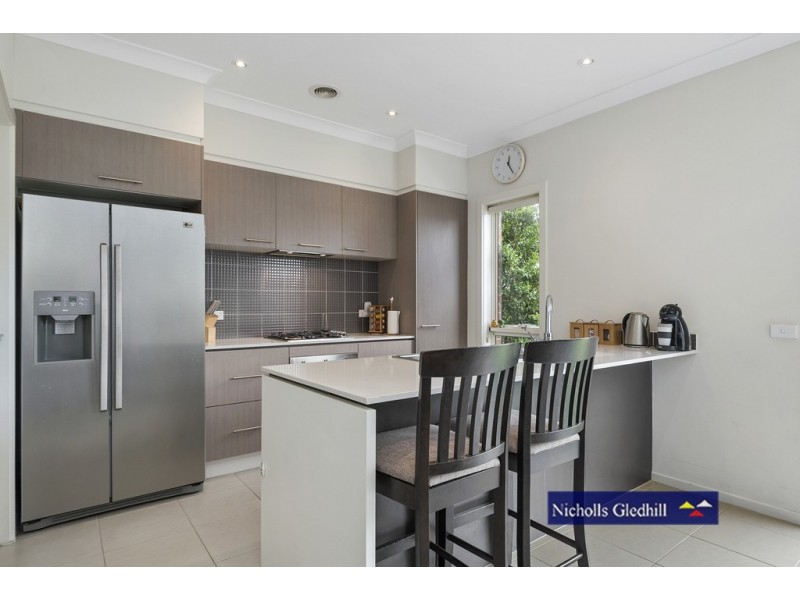 19 Manuscript Drive, Endeavour Hills VIC 3802