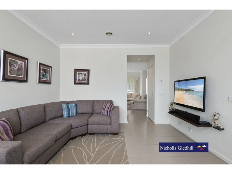 19 Manuscript Drive, Endeavour Hills VIC 3802