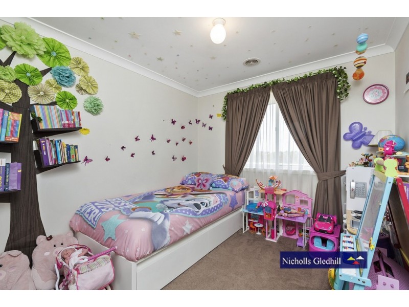 19 Manuscript Drive, Endeavour Hills VIC 3802