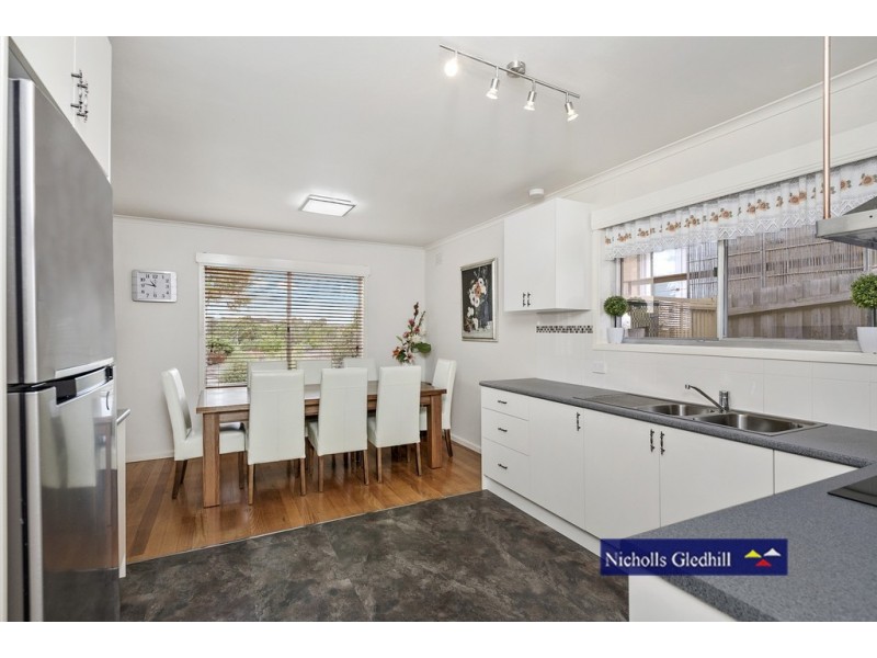 147 DOVETON AVENUE, Doveton VIC 3177