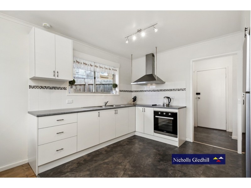 147 DOVETON AVENUE, Doveton VIC 3177