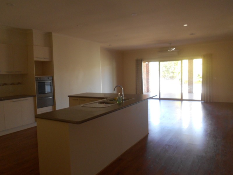 7 SIGVARD BOULEVARD, Hallam VIC 3803