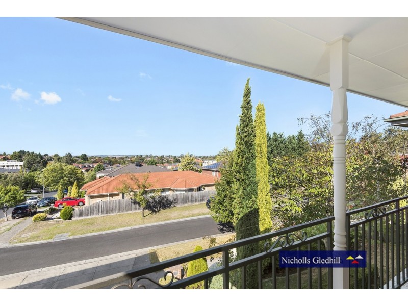 10 DAFFODIL COURT, Endeavour Hills VIC 3802