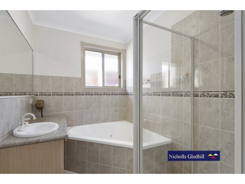 10 DAFFODIL COURT, Endeavour Hills VIC 3802