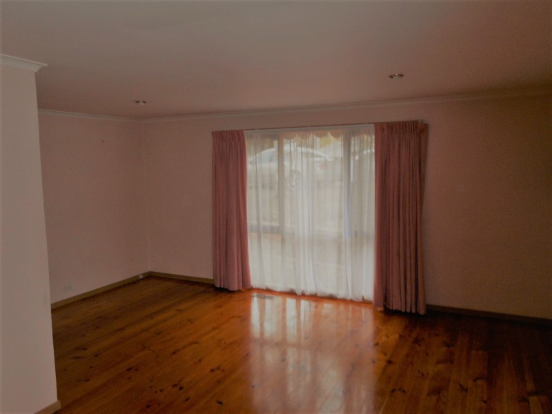 18 HEADINGLY COURT, Endeavour Hills VIC 3802