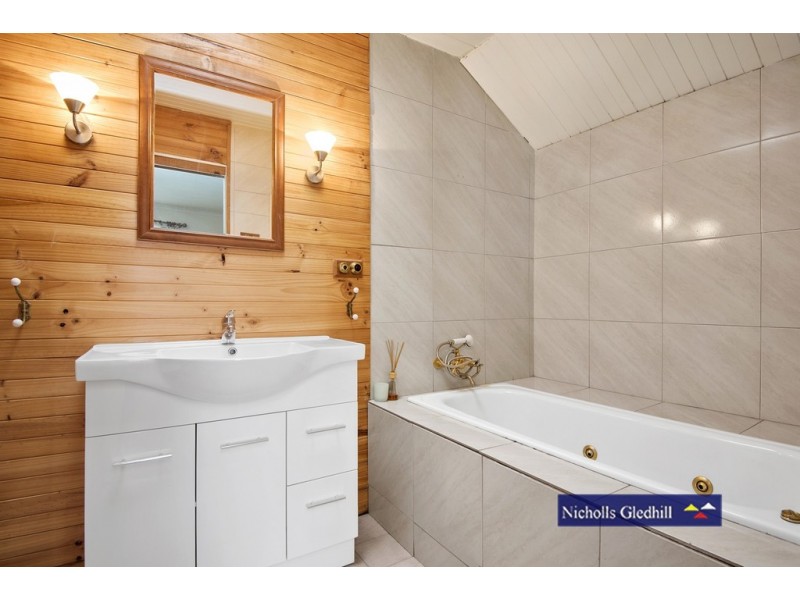 1 Goodjohn Court, Endeavour Hills VIC 3802