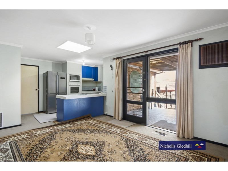 69 John Edgcumbe Way, Endeavour Hills VIC 3802