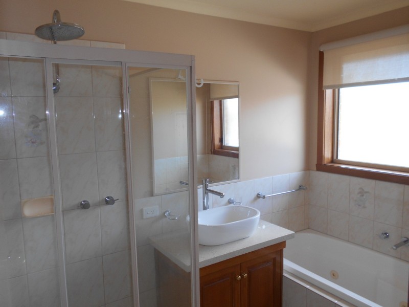 1 REYNOLDS COURT, Endeavour Hills VIC 3802