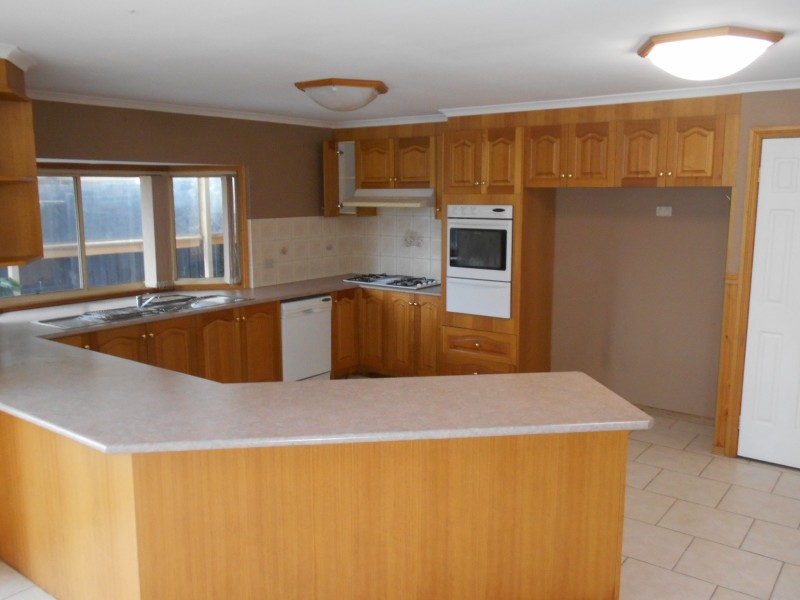 6 SHAMROCK CLOSE, Narre Warren South VIC 3805