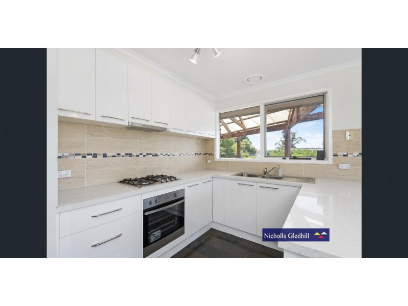 22 JOHN HUNTER DRIVE, Endeavour Hills VIC 3802