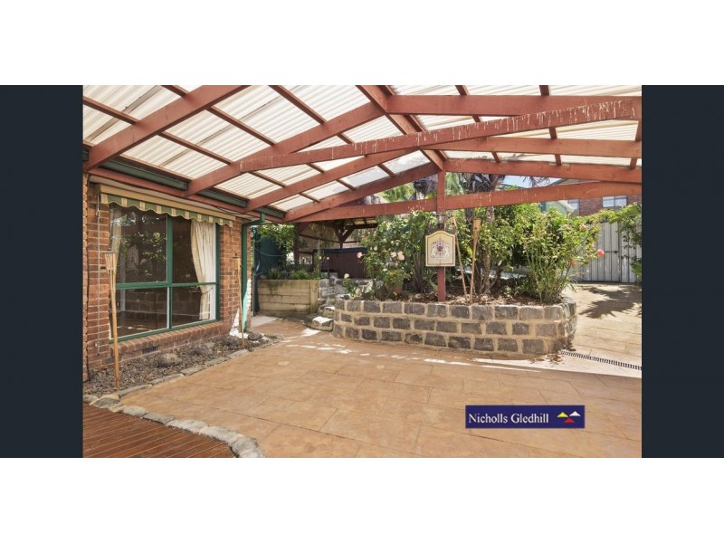 22 JOHN HUNTER DRIVE, Endeavour Hills VIC 3802
