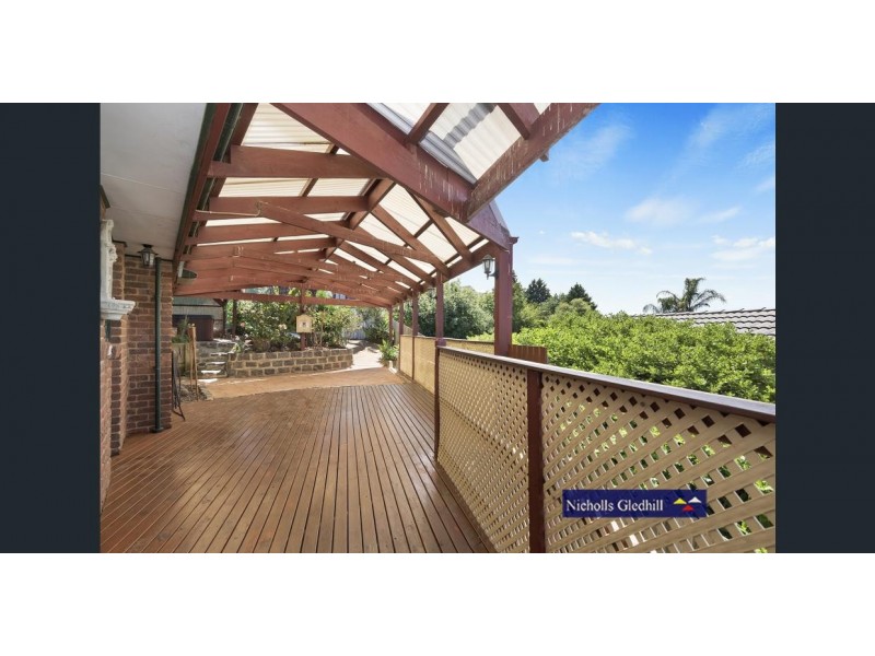 22 JOHN HUNTER DRIVE, Endeavour Hills VIC 3802