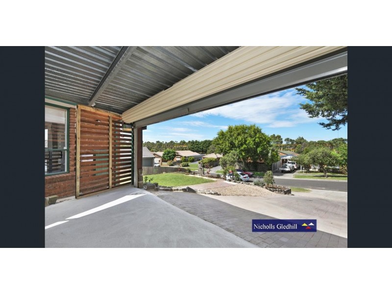22 JOHN HUNTER DRIVE, Endeavour Hills VIC 3802
