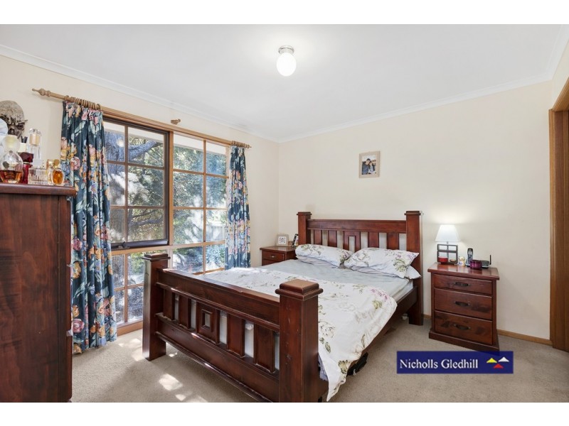 16 BRIDLE COURT, Endeavour Hills VIC 3802