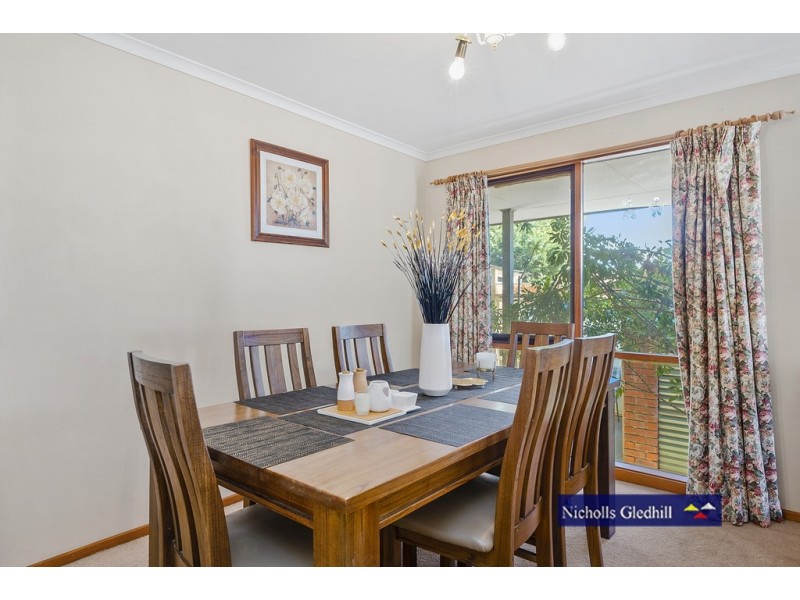 16 BRIDLE COURT, Endeavour Hills VIC 3802