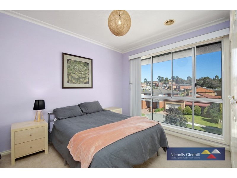 5 ERICA CLOSE, Endeavour Hills VIC 3802