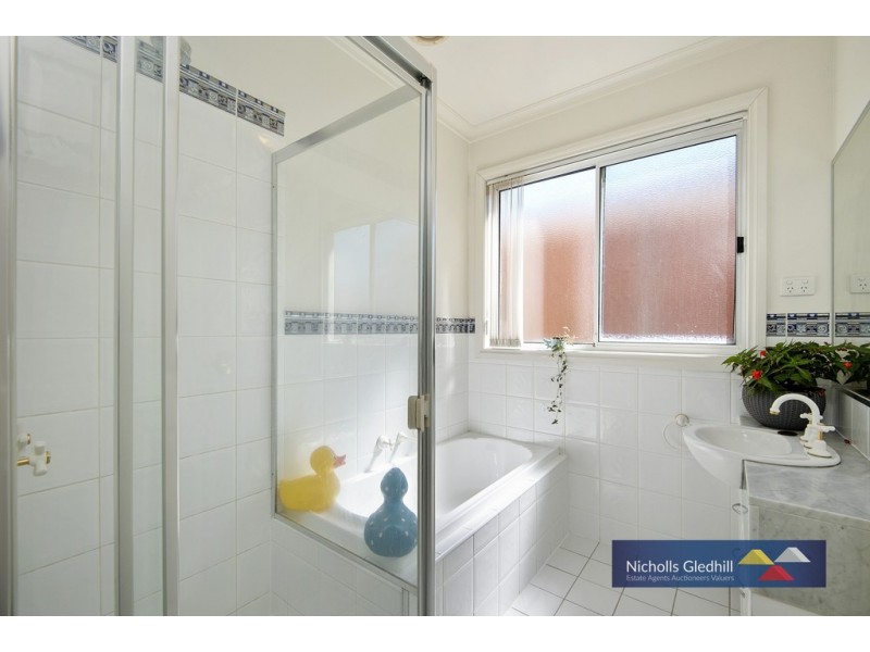 5 ERICA CLOSE, Endeavour Hills VIC 3802