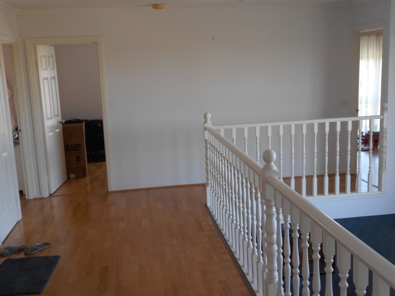 36 Barnsley Drive, Endeavour Hills VIC 3802