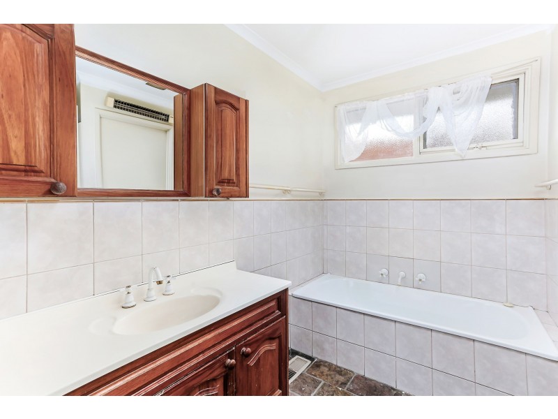 4 Paul Court, Endeavour Hills VIC 3802