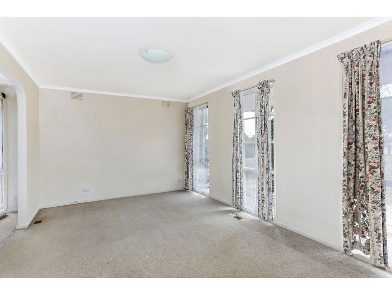 4 Paul Court, Endeavour Hills VIC 3802