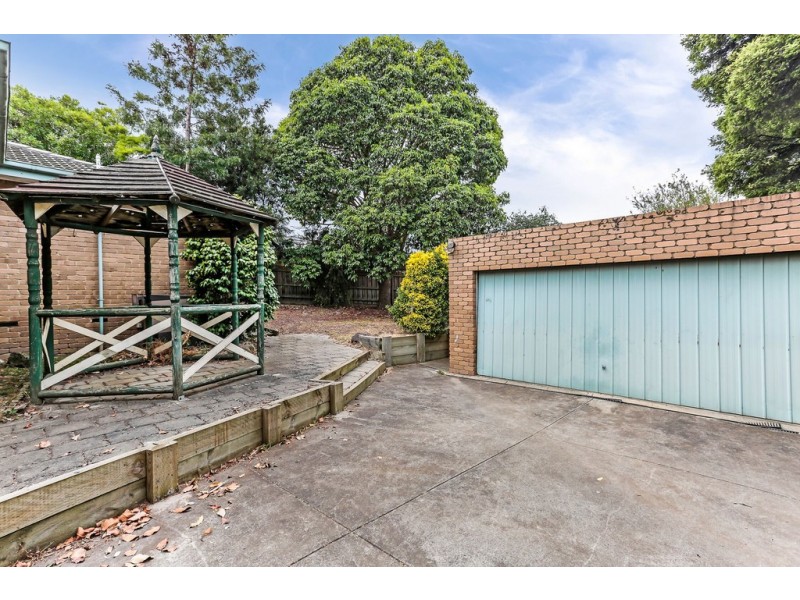 4 Paul Court, Endeavour Hills VIC 3802