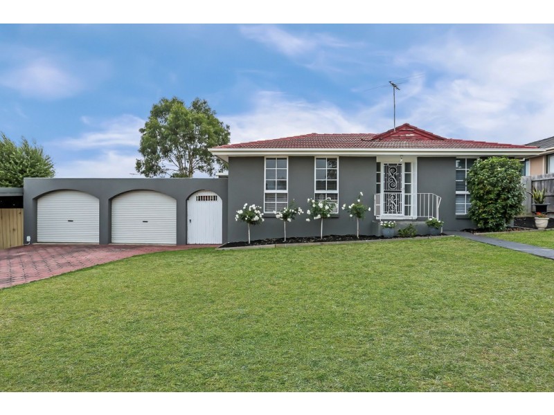 3 Howson Close, Endeavour Hills VIC 3802