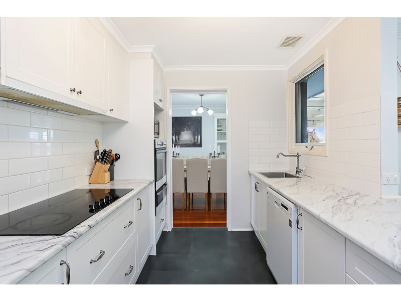 3 Howson Close, Endeavour Hills VIC 3802