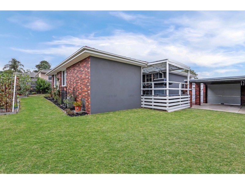 3 Howson Close, Endeavour Hills VIC 3802
