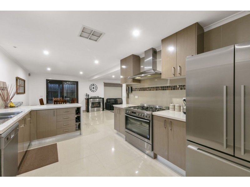 3 Waruka Court, Endeavour Hills VIC 3802