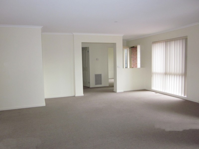 2/5 DORGAN COURT, Endeavour Hills VIC 3802