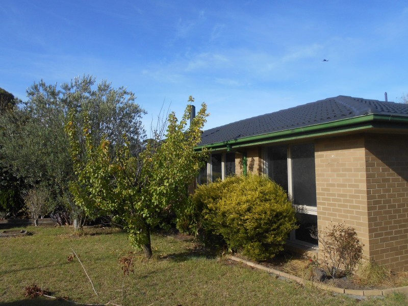 1 MOSSVALE CLOSE, Endeavour Hills VIC 3802