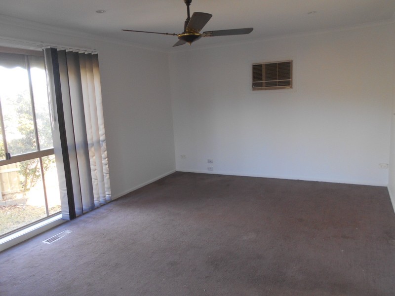 1 MOSSVALE CLOSE, Endeavour Hills VIC 3802