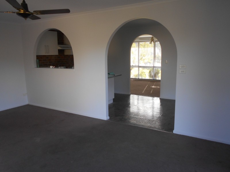 1 MOSSVALE CLOSE, Endeavour Hills VIC 3802