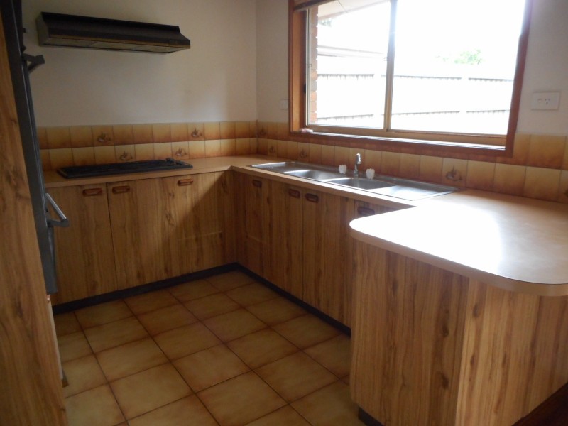 9 BONAR COURT, Endeavour Hills VIC 3802