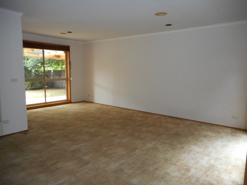 9 BONAR COURT, Endeavour Hills VIC 3802