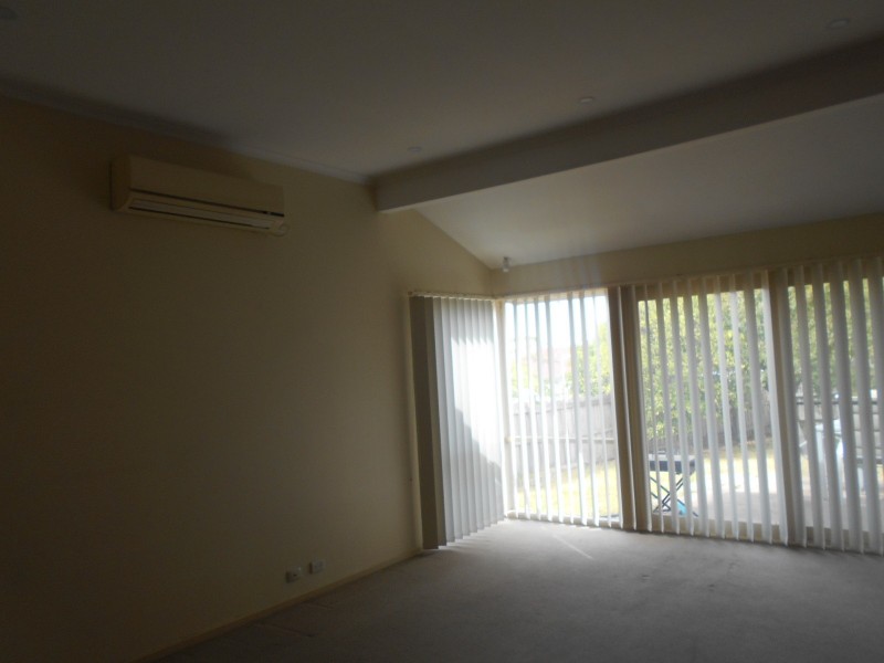 1 SAFFRON DRIVE, Hallam VIC 3803