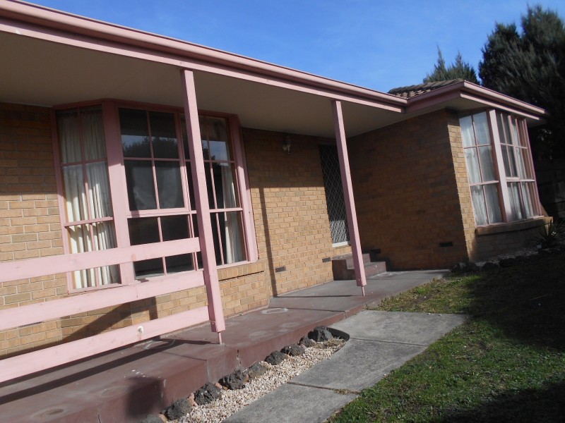 39 PRESTON AVENUE, Endeavour Hills VIC 3802