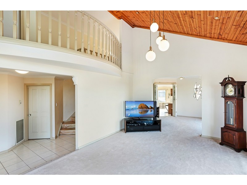 37 David Collins Drive, Endeavour Hills VIC 3802