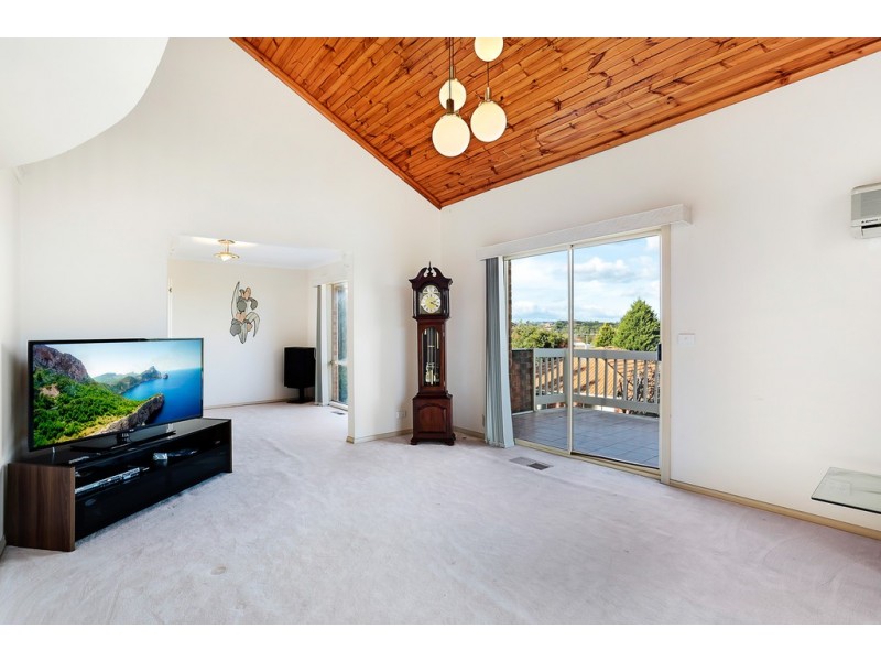 37 David Collins Drive, Endeavour Hills VIC 3802