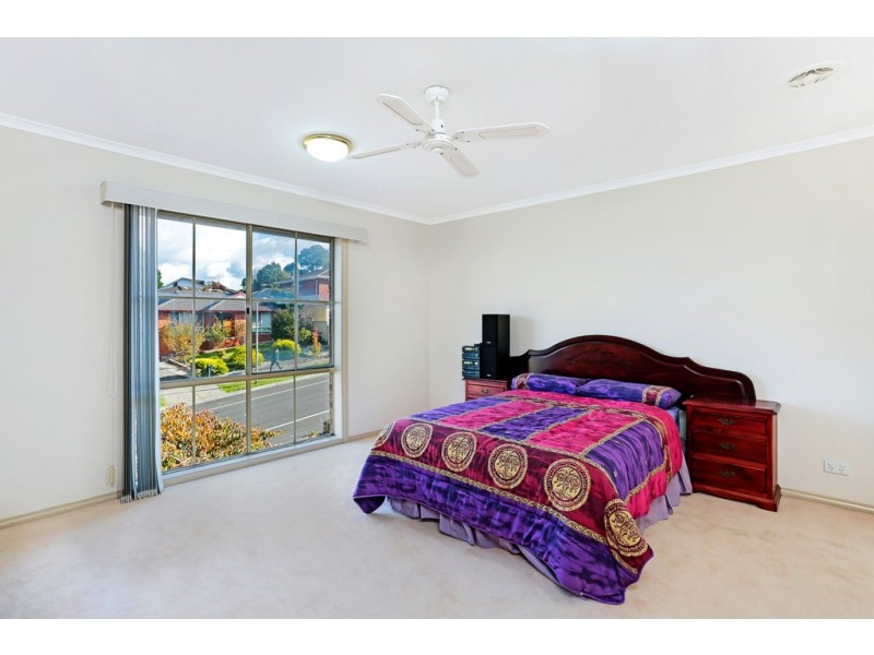 37 David Collins Drive, Endeavour Hills VIC 3802