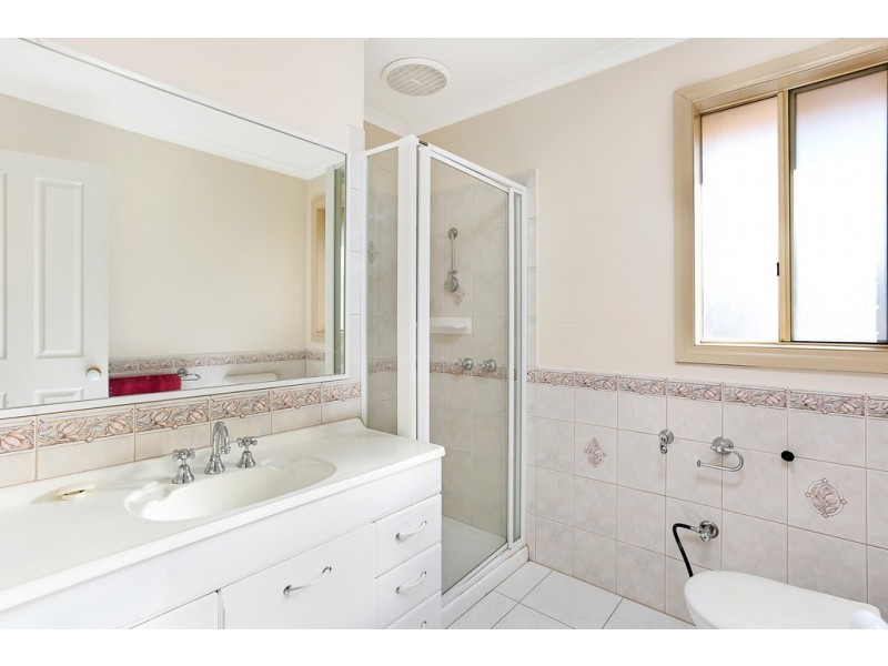 37 David Collins Drive, Endeavour Hills VIC 3802