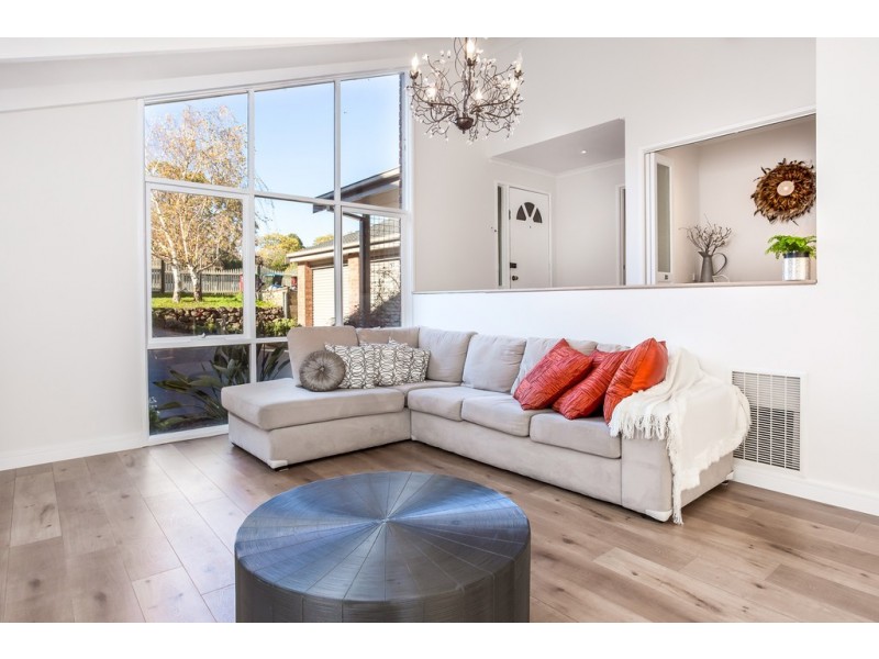 11 Conran Avenue, Endeavour Hills VIC 3802