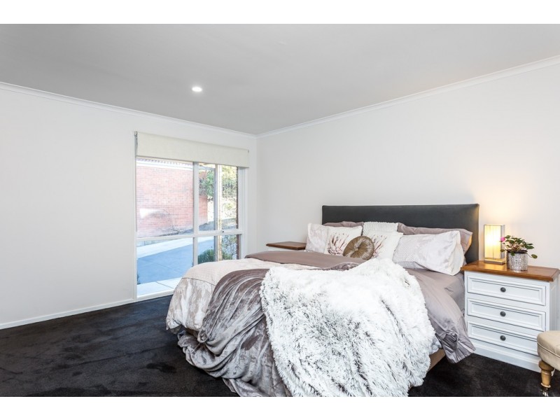 11 Conran Avenue, Endeavour Hills VIC 3802