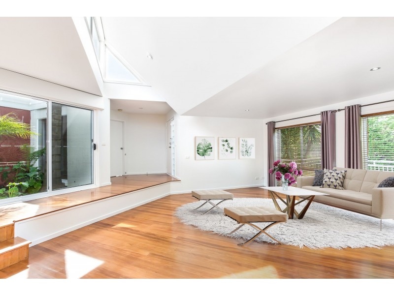 19 Maryrose Crescent, Endeavour Hills VIC 3802