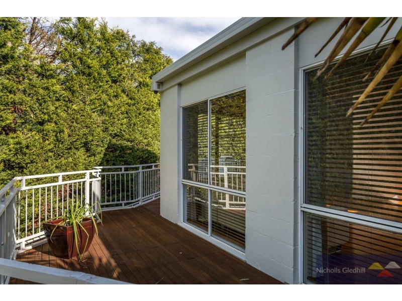 19 Maryrose Crescent, Endeavour Hills VIC 3802