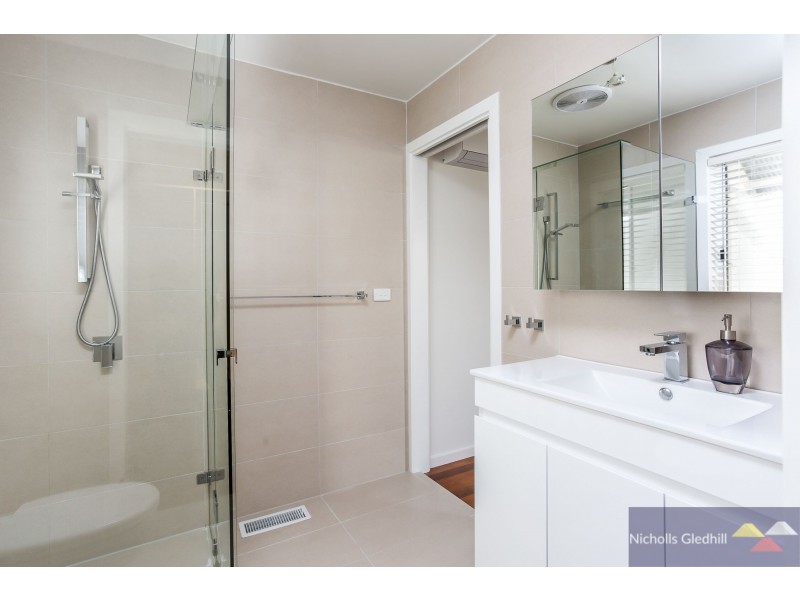 19 Maryrose Crescent, Endeavour Hills VIC 3802