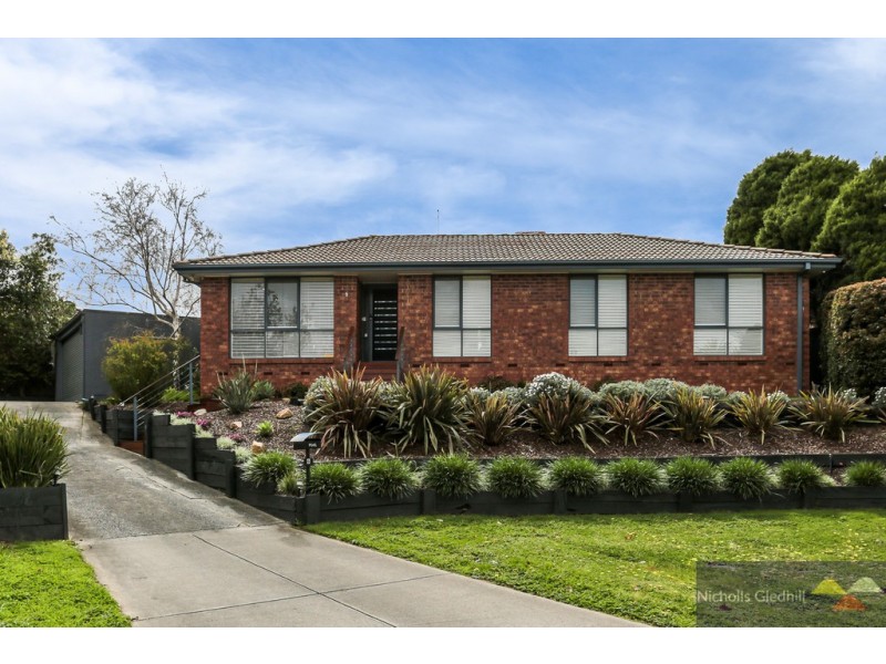 6 Durness Court, Endeavour Hills VIC 3802