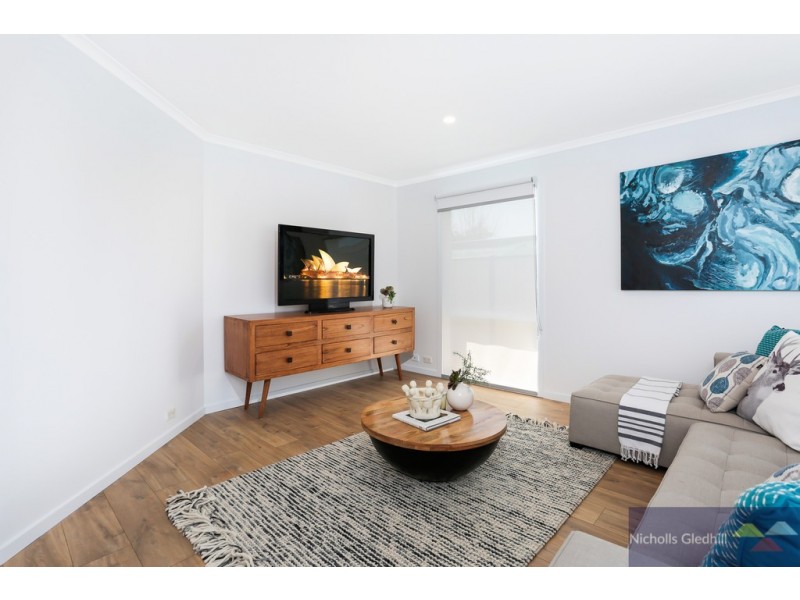 49 Grove End Road, Endeavour Hills VIC 3802