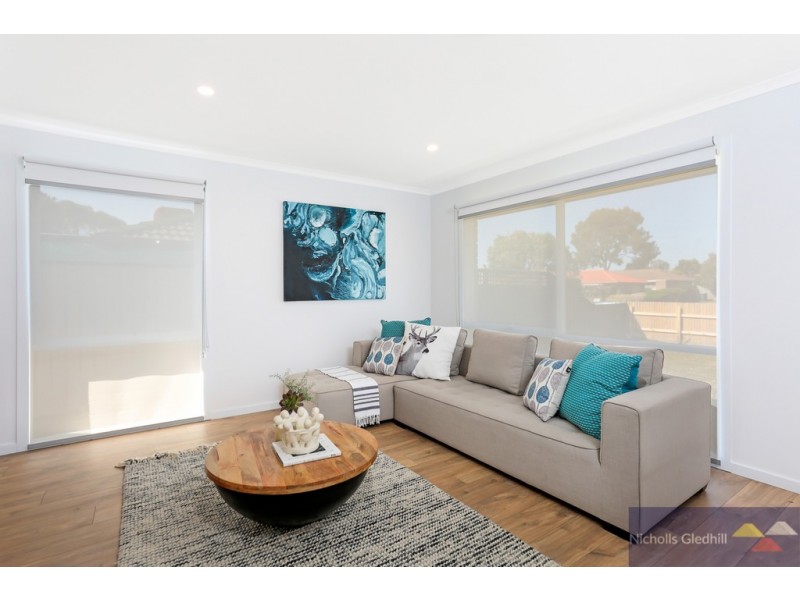 49 Grove End Road, Endeavour Hills VIC 3802